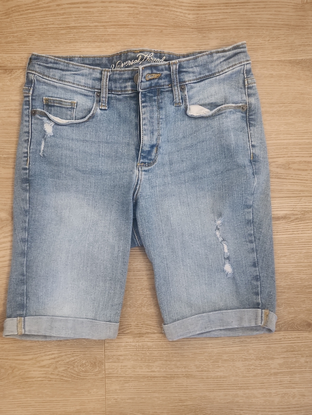 Universa Thread Women Bermudas